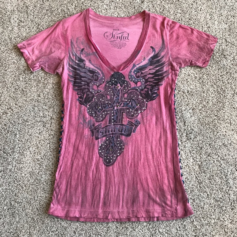 Sinful by Affliction V-neck Tee size M